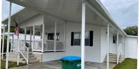 After: manufactured home porch and siding, cleaned